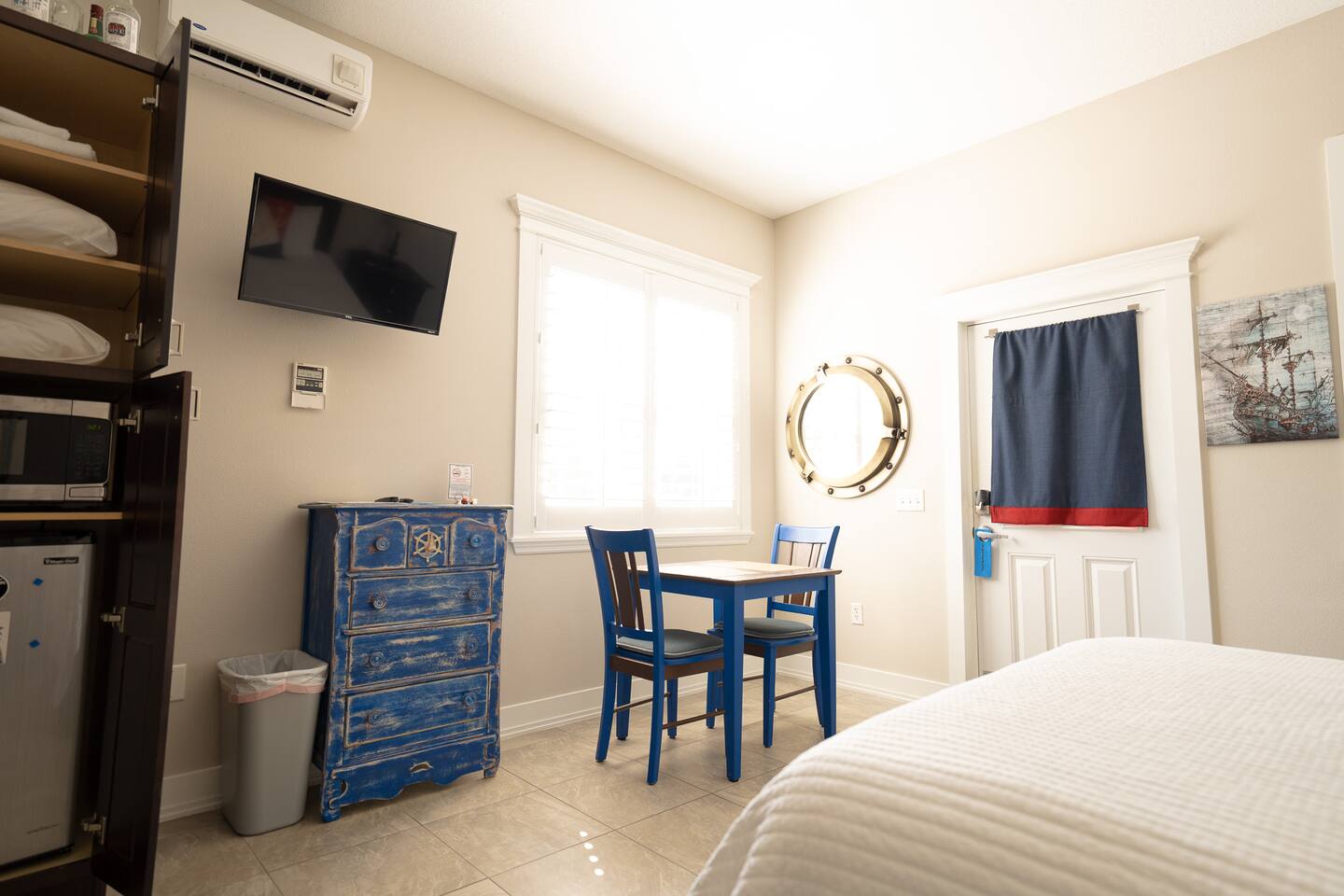 Sunny - Key West Vibe Cottage - Pool - Walkable