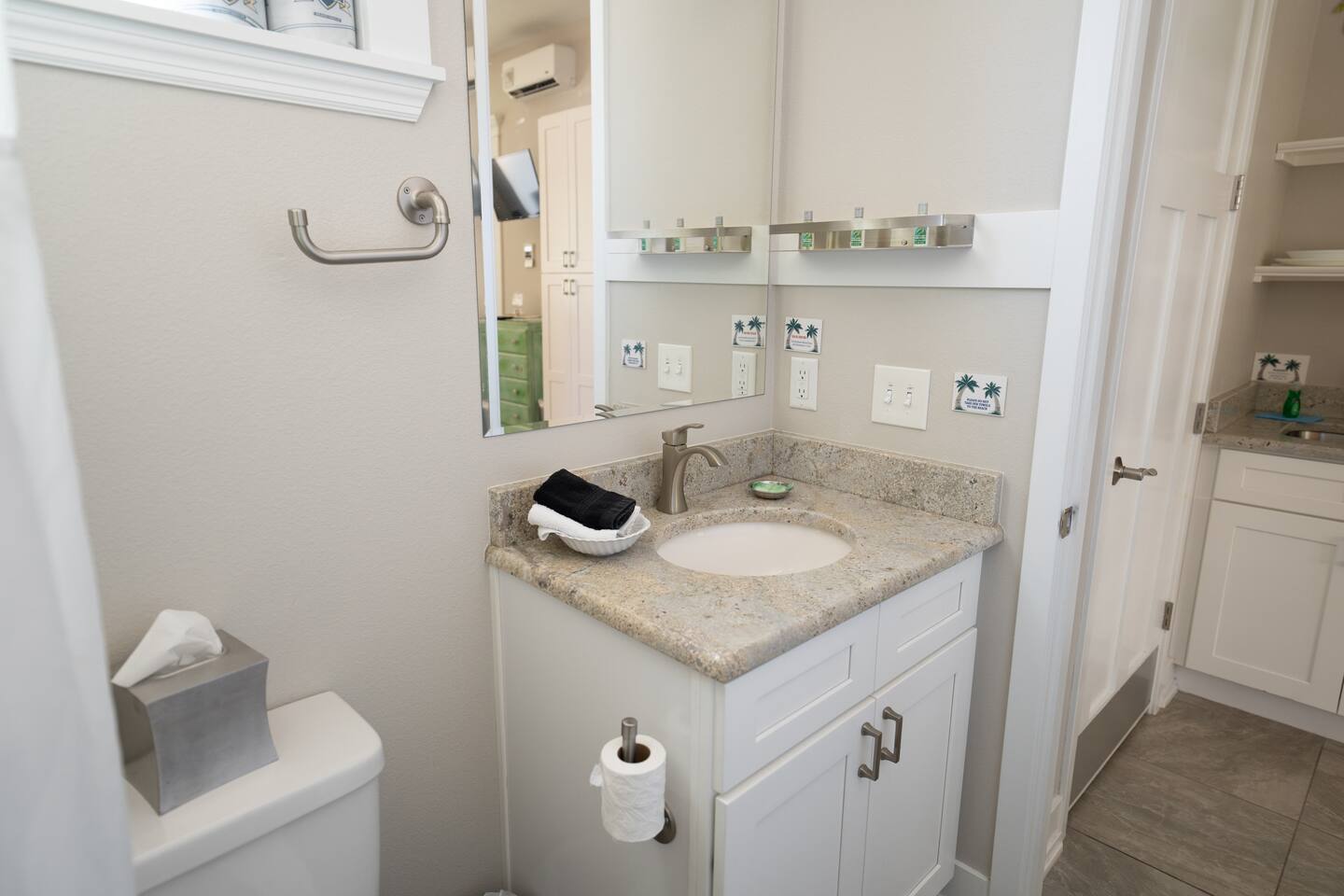 Cottage - Pool - Free Parking - Walkable