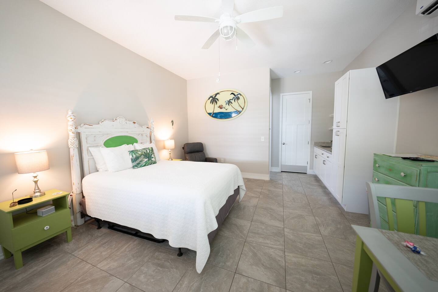 Cottage - Pool - Free Parking - Walkable