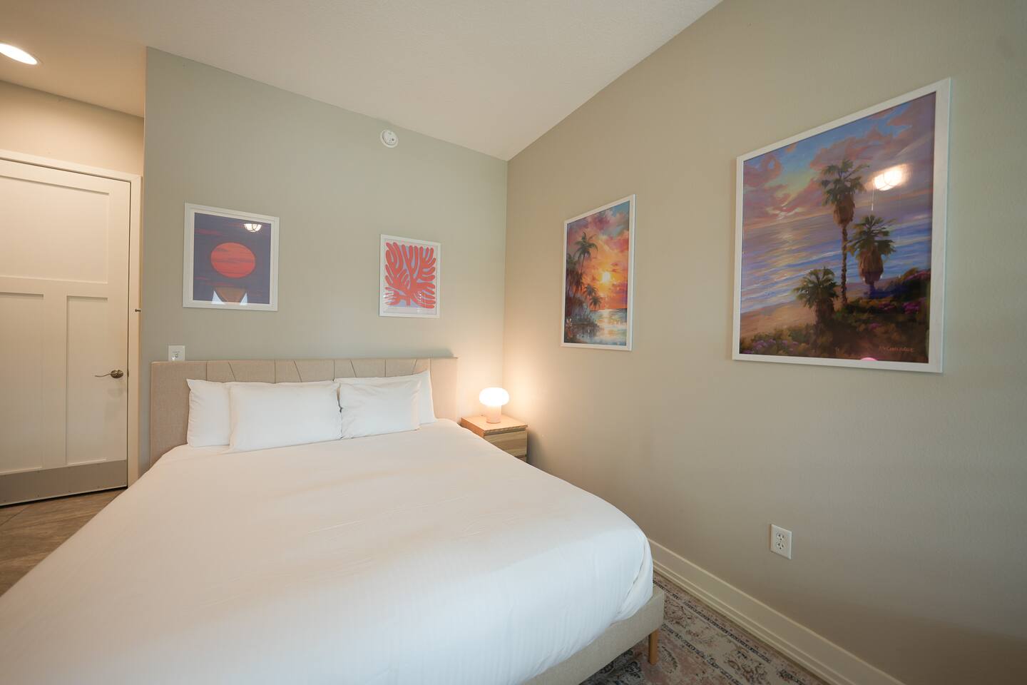 Newly Renovated Cottage! Ideal for 3 Guests