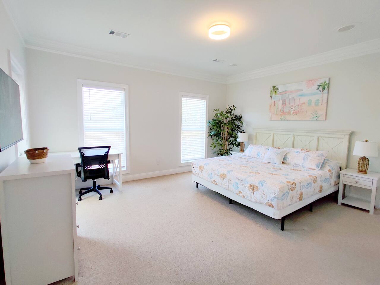 $1MM villa • Beachfront neighborhood • Free cruise
