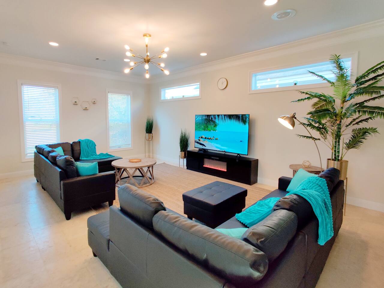 $1MM villa • Beachfront neighborhood • Free cruise