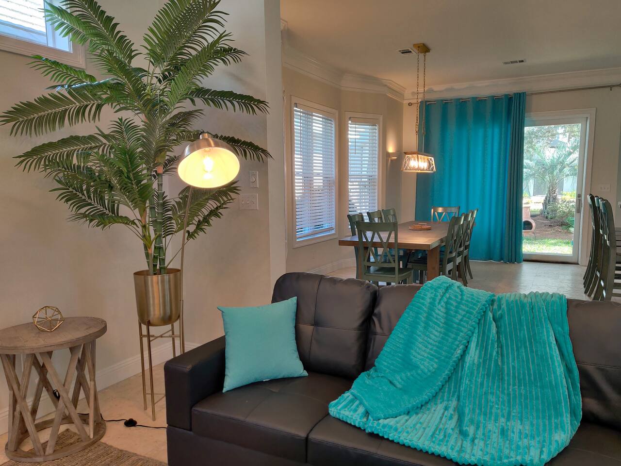 $1MM villa • Beachfront neighborhood • Free cruise